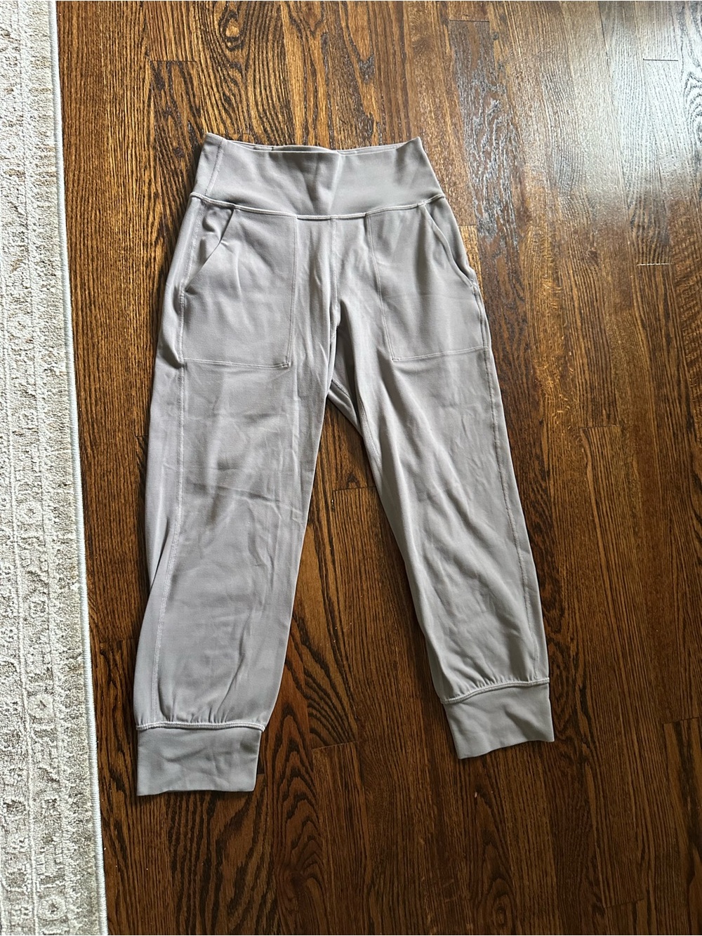 Vintage Style Lululemon Light Gray High-Waist Jogger Leggings
